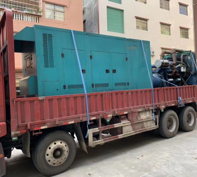 天山如何在不同负载率下确保 400KW 柴油发电机组的正常运行？