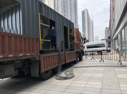 天山柴油发电机空气滤清器在不同季节的更换周期是否有差异？
